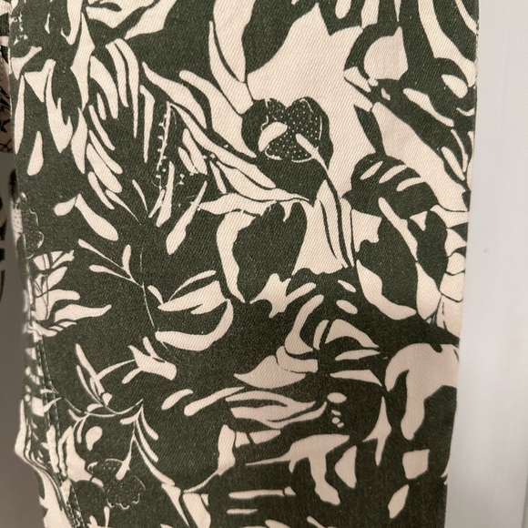 Anthropologie Pilcro bootcut leave print jeans EUC size 29 green - Picture 6 of 10